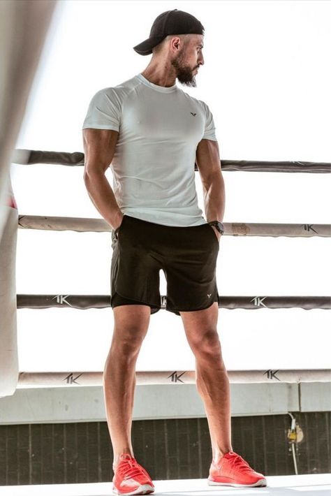 Converse Gym Outfit, Outfit Gym, Welcome To The Future, Gym Workout Outfits, Outfits For Men, Relaxed Outfit, Gym Outfits, Mens Workout Clothes, Mens Fashion Casual Outfits