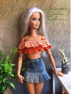 Cool Barbie Dolls, Cute Barbie Clothes, Custom Barbie Clothes, Diy Barbie Doll Clothes, Cute Barbie Dolls, Barbie Looks Outfits, Barbie Doll Outfits, Chatting With Friends, Barbie Doll Dress