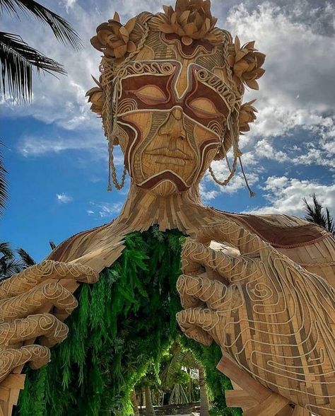 'Ven a La Luz' (Come Into The Light), 2018, #Tulum #Mexico by @danielpopper Midwest Road Trip, Morton Arboretum, Sculpture Exhibition, Artistic Pictures, South African Artists, African Artists, Steel Wood, Tulum Mexico, Rise Above