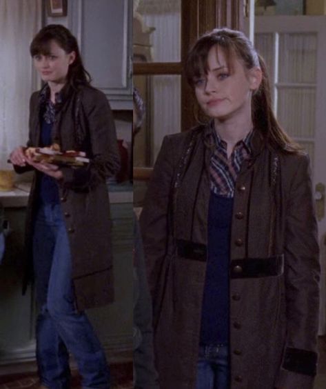 Rory Gilmore Full Body Pic, Rory Gilmore Season 6 Style, Rory Gilmore Iconic Outfits, Rory Yale Outfits, Roy Gilmore Outfits, Rory Bangs, Gilmore Girls Outfits Rory, Rory Fashion, Rory Style