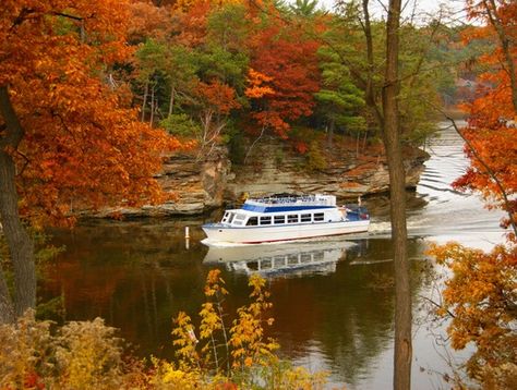 How to plan a dream fall vacation in Wisconsin Dells - StarTribune Wisconsin Scenery, Exploring Wisconsin, Fall Vacations, Short Vacation, Wisconsin Dells, Madison Wi, Short Trip, Napa Valley, Vacation Spots