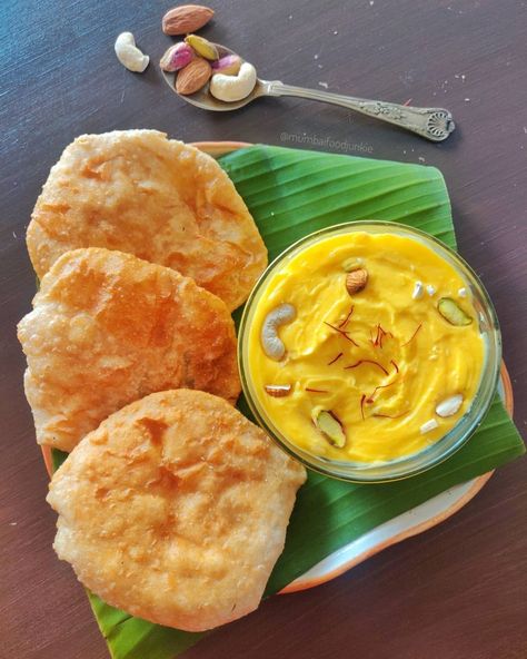 Shrikhand Puri, a delicious and heavenly dish when combined together. What are your lunch plans for the day? Credits - @mumbaifoodjunkie Fried Milk, Flour Dumplings, Creamy Rice Pudding, Lunch Planning, Dumpling Filling, No Flour Pancakes, Pudding Flavors, Creamy Rice, Yogurt Flavors