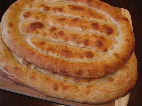 Armenian recipe - Bread Matnakash  --- OMG MY MOST FAVORITE BREAD EVER! You have no idea how good this tastes warm with some butter. Armenia Food, Armenian Bread, Armenian Food, Recipe Bread, Armenian Recipes, How To Cook Beef, Kebab Recipes, Flatbread Recipes, Persian Food