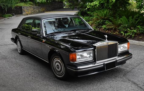 Limousine Aesthetic, Old Rolls Royce, Oldschool Cars, Rolls Royce Suv, Rolls Royce Logo, Rolls Royce Ghost Black, Phantom Car, Rolls Royce Silver Spur, Rolls Royce Silver Spirit