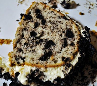 Cookies And Cream Bundt Cake, Cookies And Cream Pound Cake, Cookies N Cream Cake Recipe, Cookies Cream Cake, Crumble Cookie Recipe, Easy Bundt Cake, Boxed Cake Mixes Recipes, Cookies And Cream Cake, Quick Cake