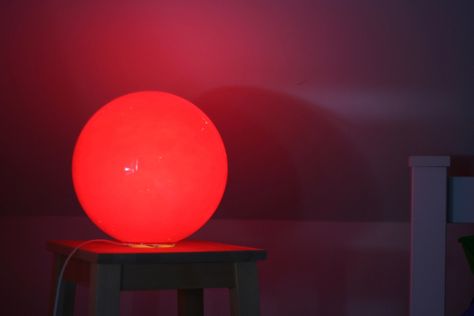 Red Glass Lamp, Red Nightstand, Nightstand Lights, Orb Lamp, Retro Lamps, Red Floor Lamp, Dream Bedroom Inspiration, Ikea Lamp, Nightstand Light