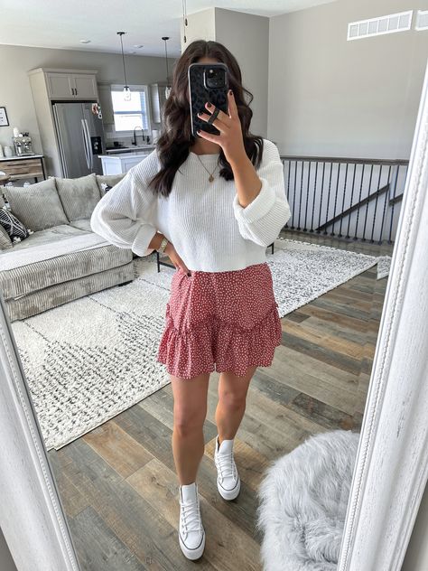 Teacher Outfits Platform Converse, Teacher Converse Outfit, Sneakers And Dress Outfit, Dress And Sweater Outfit, Teacher Outfits Summer, Sneakers And Dress, Platform Converse Outfit, Casual Outfits Spring, Outfits Summer Casual