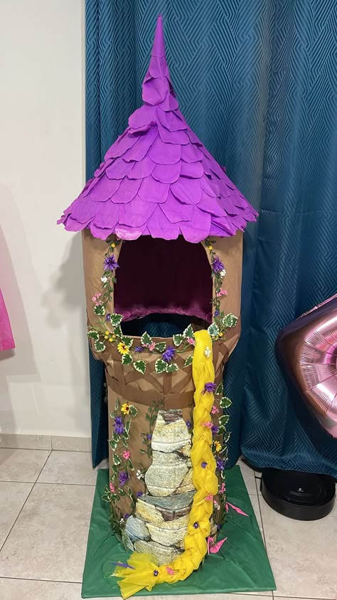 Rapunzel Trunk Or Treat, Tangled Trunk Or Treat, Crazy Hat Ideas, Rapunzel Halloween, Unique Valentine Box Ideas, Wonderland Classroom, Rapunzel Story, Castle Diy, Disney Decorations