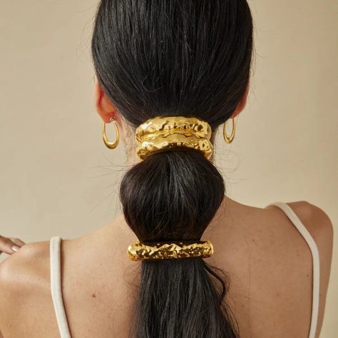 Simplicity meets elegance with our Stainless Steel Hair Tie, the perfect gift for the woman who values understated beauty. 🎀✨ #ElegantGift #SimpleStyle #eseresjewelry https://buff.ly/3M1iBcp Lush Hair, Hair Secrets, Fabulous Hair, Editorial Hair, Golden Hair, Hair Accessories Gift, Low Ponytail, Hair Rings, Fashion Hair Accessories