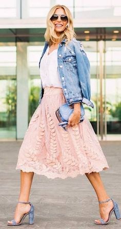 af4732711661056eadbf798ba191272a Classy Dresses, Moda Chic, Pink Denim, Pink Skirt, Inspired Outfits, 가을 패션, Spring Outfits Casual, Mode Inspiration, Outfit Idea