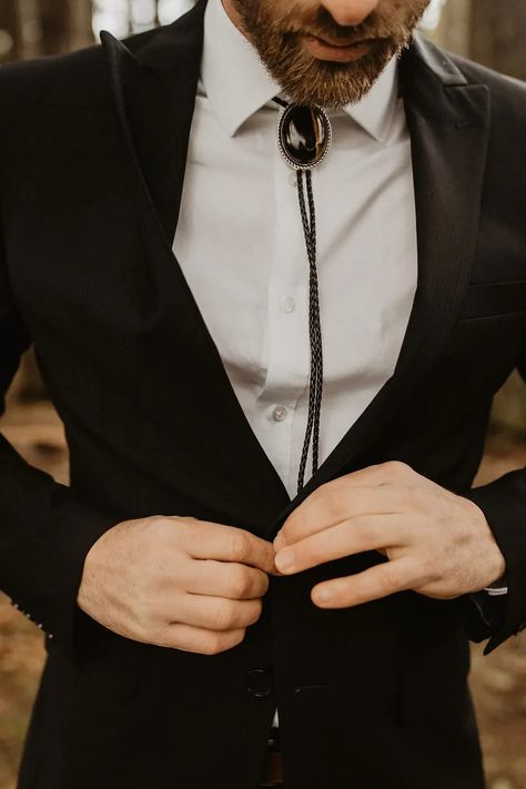 Groomsmen Black Suit, Black Wedding Suit Groom, Alternative Groom Attire, Country Wedding Groomsmen, Black Wedding Suit, Raven Wedding, Alternative Groom, Groomsmen Black, Western Formal