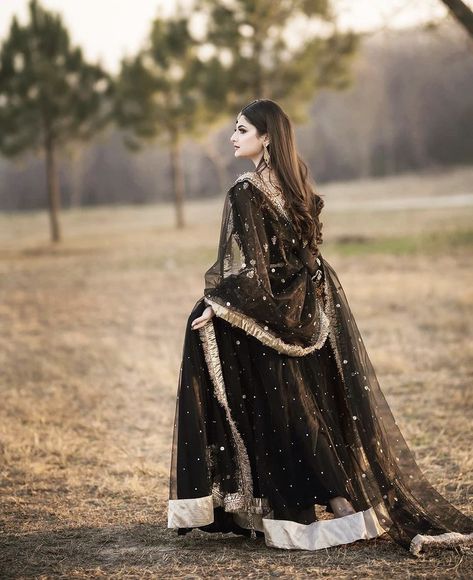 Muzna Masood Malik, Black Frock, Churidar Designs, Bridal Dresses Pakistan, Pakistani Wedding Outfits, Pakistani Fashion Party Wear, Bridal Dress Fashion, Pakistani Bridal Dresses, Beautiful Dress Designs