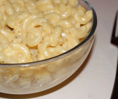 Logan's Roadhouse Mac and Cheese Recipe - Secret Copycat Restaurant Recipes Mango Drink Recipes, Roadhouse Recipes, Recipe For Kentucky Fried Chicken, Carrabbas Recipes, Logans Roadhouse, Mango Drink, Deep Fried Recipes, Taco Bell Recipes, Wing Sauce Recipes