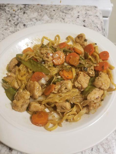 [Homemade] Chicken stir fry with carrots and snap peas Homemade Chicken Stir Fry, Healthy Life Inspiration, Baked Crackers, Recipe Example, Food Rules, Vegetarian Keto, Chicken Stir Fry, Snap Peas, Food Images