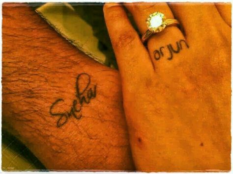 Hand Tattoo Name, Name Tattoo On Hand, Sneha Reddy, Romantic Tattoo, Allu Arjun Images, Forearm Band Tattoos, Matching Sister Tattoos, Tattoo Name, Sweet Tattoos