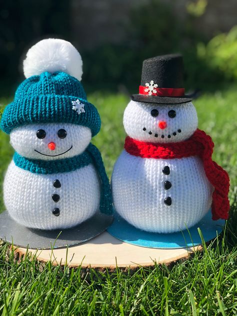 Knitting Machine Snowballs, Knitting Machine Snowman Pattern, Knitting Machine Snowman, Knitting Machine Christmas Projects, Knitting Machine Gnome, Knitting Machine Patterns Free, Circular Knitting Machine Patterns, Knit Snowman, Addi Machine