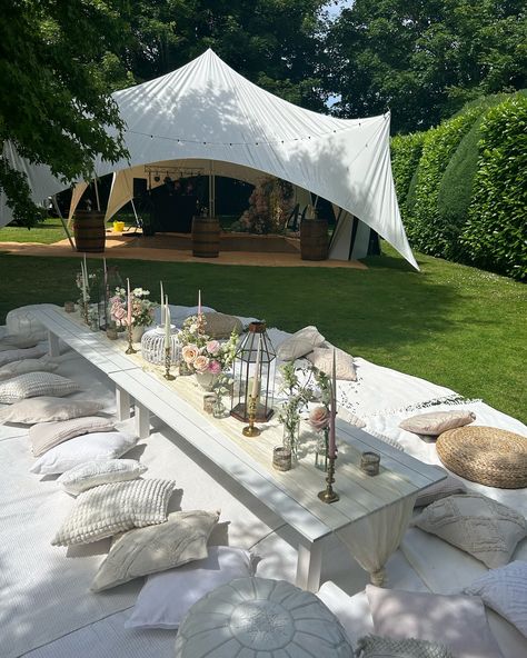 A 40th birthday 🍾 The perfect weekend for a garden party!! ☀️ A stunning 40th birthday party for our lovely clients. This was a garden made for parties! 💕 A gorgeous luxe picnic, balloon install, grazing table, cakes and sweet treats, DJ & sax player, an epic bar and pizza van. What a gorgeous event ❤️ Thankyou for trusting us with your special day. Event planning & styling @mylittleteaparty Balloons @theglitzyballooncompany Location @this_wallace_farmhouse Thanks to @brooksbarhire, ... Farmhouse Birthday, Luxe Picnic, Pizza Van, Birthday Party Locations, Location Design, Backyard Birthday Parties, Backyard Birthday, 40th Birthday Party, Grazing Table