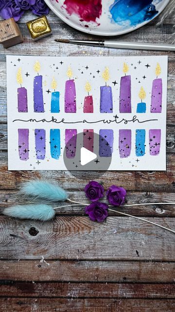 Ilona Regnery ✶ Lettering | Cards | Blends on Instagram: "MAKE A WISH ✨ Easy last minute greeting card.   Creating candle cards is fun and fast done.  My tip: using a flat brush, a size 6 or 8, to create nice even candles in just a few strokes. I decorated the candles with stars- and confetti stamping motifs. But this is optional and can also be done with a fineliner. I recommend to use a fine fineliner for this. Some gold sparkling watercolor splatters give your card an additional magic touch. Finally add the text and you’re ready to gift your card away 💕  Musik lizenzfrei: @richmlwd.music   Werbung  @kumgermany Flat brush size 8, Round brush size 4  @catsonappletrees  @atelierzeit „Shiba” gold watercolor  @nevskayapalitra_world White Nights   #lettering #letteringinspiration #letteringl Birthday Card Easy Drawing, Easy Watercolor Birthday Card, Paper Candle Craft, Easy Birthday Cards Diy, Birthday Candle Card, White Nights, Paper Candle, Watercolor Splatter, Watercolor Birthday Cards