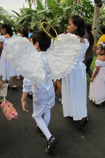 Angel Wings for Costume: 4 Steps Wings Costume Diy, Graduation Program, Easter Vigil, Diy Angel Wings, Diy Angels, Book Page Wreath, Diy Wings, Singing Hallelujah, White Garters