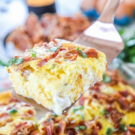 Bacon Breakfast Casserole, Breakfast Casserole With Bacon, Bacon Egg Bake, Breakfast Casserole Recipes, Casserole With Bacon, Breakfast Casserole Bacon, Frozen Hashbrowns, Best Breakfast Casserole, Easy Family Recipes