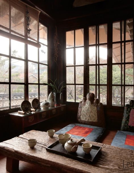 Su Yeon San Bang Tea House, Seongbuk-dong, Seoul, Korea Tea House Interior, B Magazine, Korean Traditional House, Traditional Korean House, Korean Tea, Asian Tea, Healing Room, Japan Garden, Asian Architecture