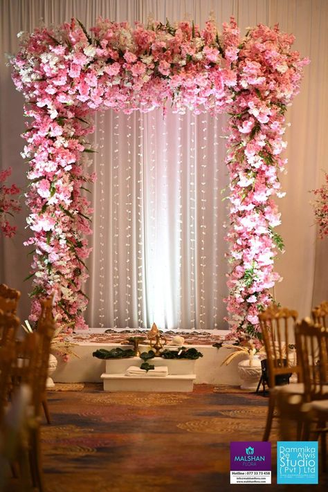 White Background Ganpati Decoration, Guruji Decoration At Home, Aesthetic Ganpati Decoration At Home, Real Flower Decoration For Ganpati, Ganesh Pandal Decoration Ideas, Ganpati Flower Decoration At Home, Ganpati Backdrop Ideas, Mahalaxmi Decoration Ideas At Home, Ganpati Decoration At Home Background