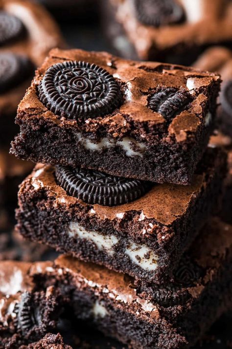 Oreo Brownies - Insanely Good Brownie Aesthetic, Brownies Aesthetic, Oreo Brownies Recipe, Oreo Brownie, Homemade Oreos, Cocoa Powder Cookies, Fudgy Brownie Recipe, Gooey Brownies, Oreo Flavors