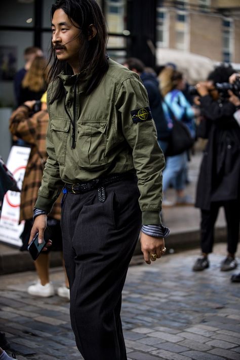 Gq Mens Style, London Fashion Week Mens, London Fashion Week Street Style, Long Black Coat, Best Dressed Man, Navy Style, Workwear Jacket, Men Street, Fashion Week Street Style