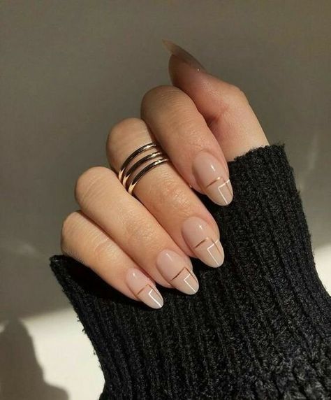 Subtle, classy, neutral, minimal manicures for Winter 2020 Holiday season #nails #nailart #winter #subtle #classy #neutral #nude #minimal #simple #designs Manicured Nails, Unghie Sfumate, Les Nails, Subtle Nails, Nails Aesthetic, Minimal Nails, Makijaż Smokey Eye, Nail Swag, Nagel Inspo