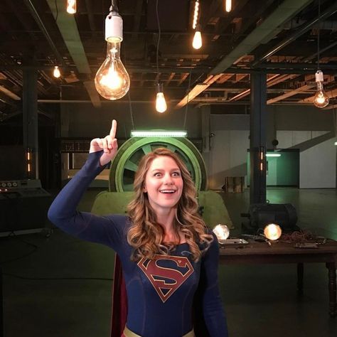 Supergirl Funny, Melissa Benoit, Melisa Benoist, Mellisa Benoist, Supergirl Tv, Kara Danvers Supergirl, Melissa Supergirl, Thea Queen, Dc Tv Shows