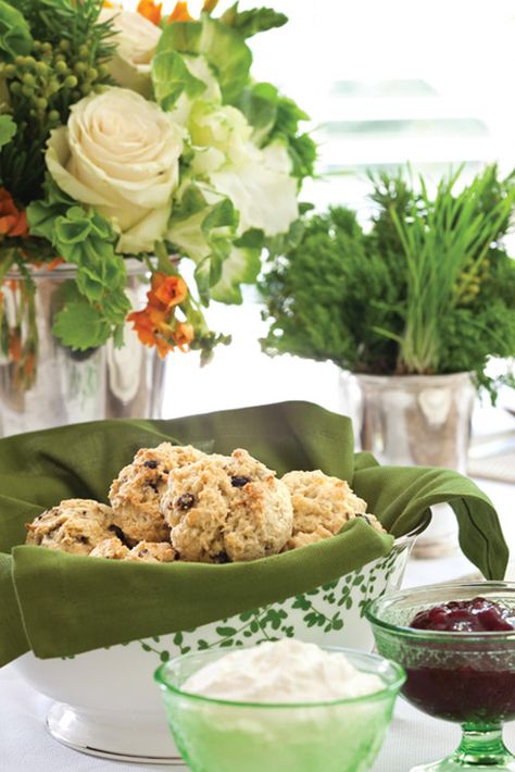 Irish Soda Scones for a perfect St. Patrick's Day tea. Tea Party Scones, Soda Scones, Irish Tea, Scottish Recipes, British Tea, Irish Cottage, Irish Soda, Scone Recipe, Formal Dinner