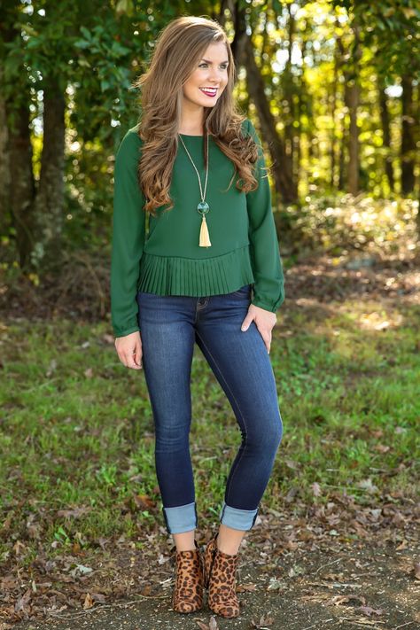 Green Blouse Outfit, Green Dress Outfit, Follow The Light, Coco Fashion, Simply Fashion, Capsule Outfits, Red Dress Boutique, Dress Boutique, New Today