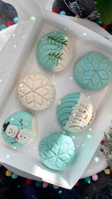 Booked for November on Instagram: "Winter wonderland conchas . . 💌 DM for more info . #winter #winterwonderland #snow #frozen #frozen2 #olaf #olaffrozen #snowflakes #christmas #december1st #welcomedecember #december #snowman #jolly #happy #birthday #fyp #explore #explorepage #foryou #instagood" Christmas Conchas Bread, Christmas Conchas, Mexican Bakery, Mexican Sweets, Mexican Pastries, Christmas Pastries, Mexican Sweet Breads, Homemade With Love, Mexican Bread