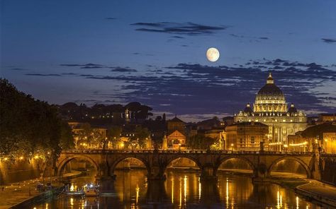 Italy Rome Aesthetic, Rome Buildings, Rome View, Rome At Night, Rome Aesthetic, Tiber River, Italian Night, Europe Aesthetic, Roman City