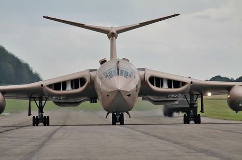 Handley Page Victor, Pby Catalina, Northrop Grumman, Avro Vulcan, Reconnaissance Aircraft, Experimental Aircraft, Jet Age, Vintage Planes, New Aircraft