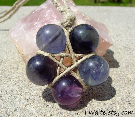 Hemp Wrapped Healing Crystal Fluorite Star Necklace Witchy Corner, Cord Wrapping, Crystal Necklace Diy, Glass Bead Crafts, Collar Macrame, Hemp Jewelry, Indie Jewelry, Cord Jewelry, Jewelry Knots