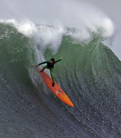 Nic Lamb surfs a giant wave during the finals of the Mavericks surfing contest Friday, Feb. 12, 2016, in Half Moon Bay, Calif. Lamb won the event. (AP Photo/Ben Margot) Photo: Ben Margot, Associated Press Surfing Competition, Surf Competition, Moving Mountains, Surfing Tips, Wave Surf, Wave Surfing, Mavericks Surfing, Big Wave Surfing, Huge Waves