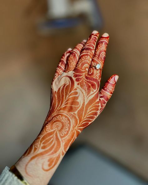 12 hours stain 🌿 . Follow for more: @mehndi_by_mishy . #alhamdulillah #mehndibymisht #mahendi #mehndi #henna #instagram #reel #post #trend #viral Mehndi Designs Bridal Hands, Modern Mehndi Designs, Instagram Reel, New Mehndi Designs, Hand Mehndi, Simple Mehndi Designs, Mehandi Designs, Mehendi Designs, Henna Art