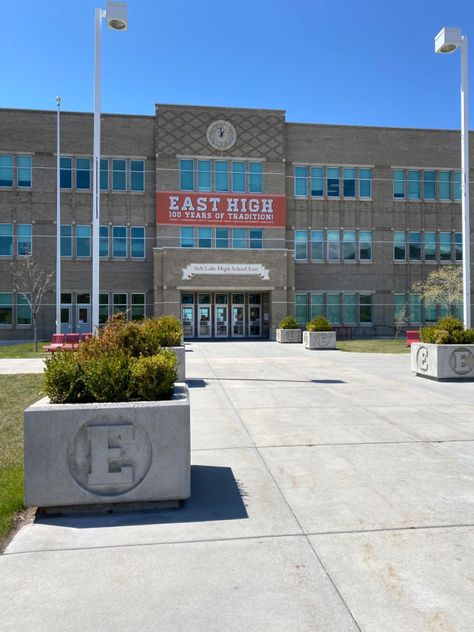 American High School Building, American School Building, American High School Exterior, High School Exterior, Los Angeles High School, Lucy Quinzel, High School Musical Film, Usa High School, Bloxburg School