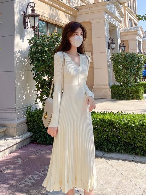 Vintage Korean White Knitted Pleated Dress Office Lady Long Sleeve Slim Sweater Dresses Elegant Midi Elegant Romantic Style Outfit, Japanese Dress Outfit, Modest Elegant Outfits Classy, Korean Dresses Elegant, Elegant Korean Outfit, Korean Outfits Elegant, Vietnam Fashion, Modest Casual Outfits, Cute Modest Outfits