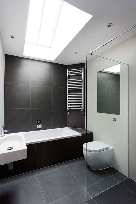 Black Bathroom Floor, Slate Bathroom, Black Tile Bathrooms, White Toilet, Casa Clean, Black White Bathrooms, Black And White Bathroom, White Bathroom Designs, White Bathroom Tiles