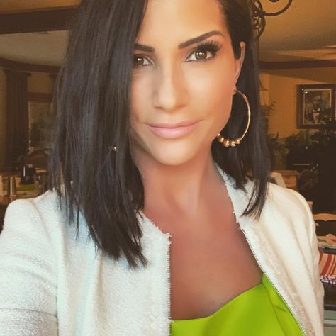 Dana Loesch on Instagram: “Guess whose eyes were swollen (right one nearly shut!) by allergies when she woke up before her Fox and Friends hit? 🙋🏻‍♀️THIS GIRL! Thank…” Dana Loesch, New Haircut, New Haircuts, Allergies, Wake Up, Fox, Hair Cuts, Instagram Photos, Photo And Video