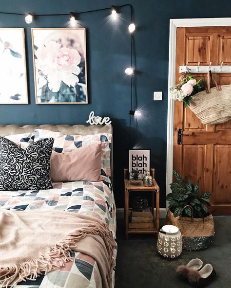 Farrow and Ball’s Stiffkey Blue in the bedroom with string lighting, geometric bedding and blue and pink art. #bedroom #bedroomdecor #bedroomdesign #farrowandball #homedecor Dentist Reception, Pale Blue Bedrooms, Reception Waiting, Dark Blue Bedrooms, Blue Bedroom Design, Stiffkey Blue, Geometric Bedding, Bilik Tidur, Comfortable Bedroom