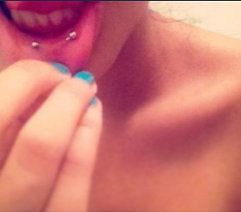 Bottom Lip Piercings Frowny Piercing, Lip Frenulum Piercing, Frenulum Piercing, Lip Piercings, Bottom Lip, Lip Piercing, Piercing Tattoo, Tattoos And Piercings, Tatting