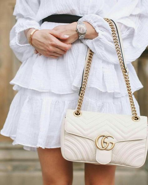 White Gucci Bag Outfit, White Gucci Bag, Gucci Bag Outfit, Luxury Things, Gucci Marmont Bag, Dream Bags, Gucci Handbag, Bag Outfit, Gucci Marmont