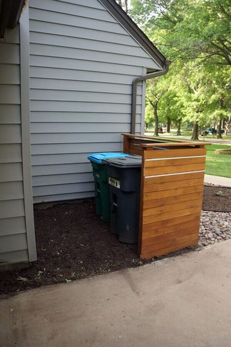 Basic Cedar Screen For Hiding Bins | Outdoor Eyesore Hiding Ideas Hide Trash Cans, Garbage Can Storage, Outdoor Trash Cans, Yard Project, Side Yard, Backyard Projects, Garbage Can, Outdoor Projects, Outdoor Design