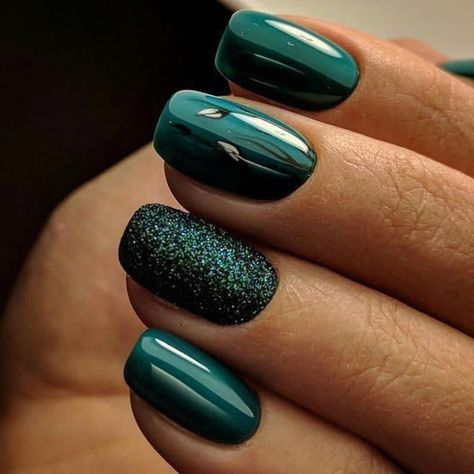 Emerald Nails, Green Nail Art, Green Nail Designs, Nail Colors Winter, Party Nails, Winter Nail Designs, Popular Nails, Art Tutorial, Nail Polishes