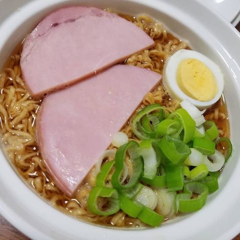 10 Japanese Recipes From Animes - Food Wars To Wage In Real Life Traditional Japanese Ramen Recipe, Anime Ramen Recipe, Ghibli Food In Real Life, Must Try Food In Japan, Japanese Okazuya Recipes, Food Wars, Michelin Star Chef, Instant Noodles, Ramen Bowl