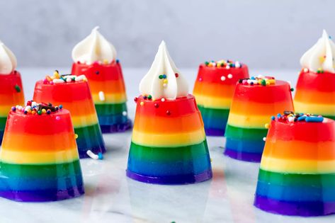 Rainbow-Colored Foods and Drinks Pride Recipes, Candy Corn Jello Shots, Rainbow Recipes, Best Jello Shots, Disney Cocktails, Rainbow Popcorn, Unicorn Hot Chocolate, Bear Recipes, Jello Shot Recipes