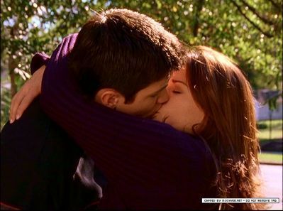 Nathan Scott and Haley James first kiss People Always Leave, One Tree Hill Cast, Nathan Haley, James Lafferty, Nathan Scott, One Of The Guys, Romantic Scenes, Tv Couples, Movie Couples